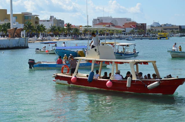 A large boat filled of tourists in Cozumel ready to go snorkel