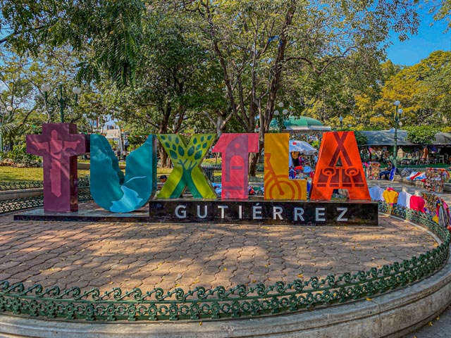 An iconic spot for souvenirs photos with the name of the Tuxtla Gutierrez on the background